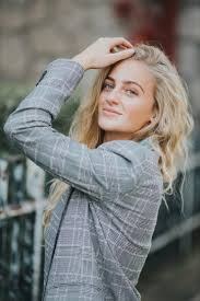Ella B.